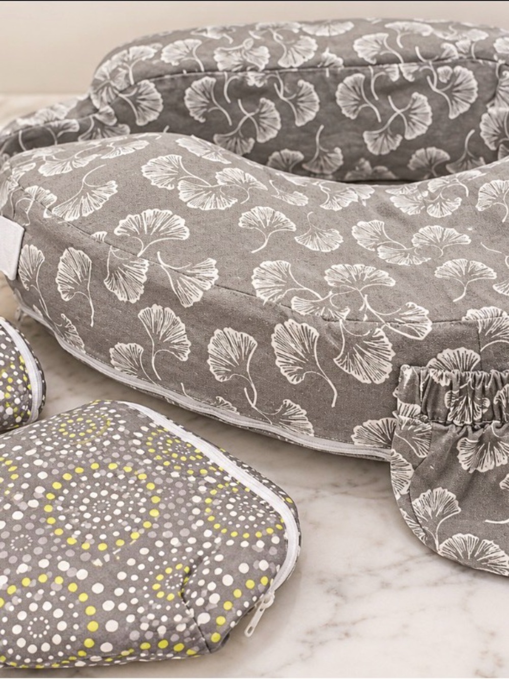 My Best Friend Nursing Pillow gray ginkgo + 2 accessories